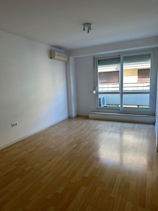 Foto 1 de Venta de piso en Avinguda Catalunya de 1 habitación con garaje y balcón