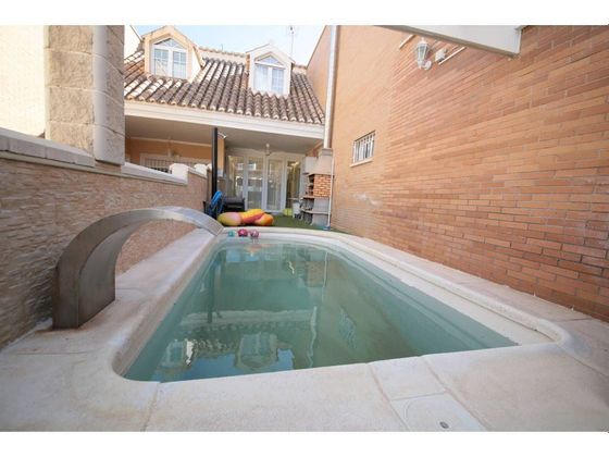 Foto 1 de Casa en venta en Huércal de Almería de 4 habitaciones con terraza y piscina