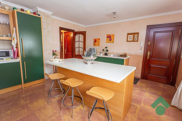Foto 2 de Pis en venda a Reconquista-San José Artesano-El Rosario de 4 habitacions amb terrassa i aire acondicionat