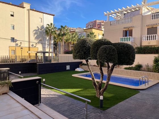 Foto 2 de Piso en venta en calle Gabriela Mistral de 2 habitaciones con terraza y piscina