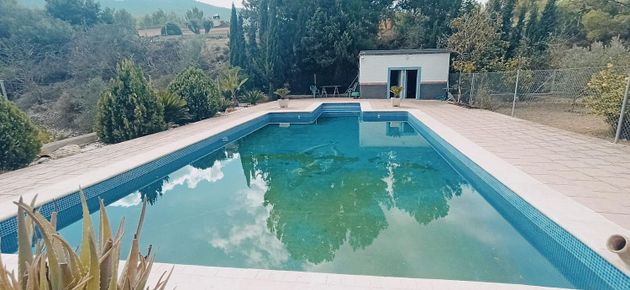 Foto 2 de Casa rural en venda a El Fondo de les Neus-El Hondon de las Nieves de 4 habitacions amb terrassa i piscina