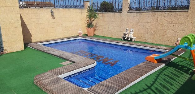 Foto 1 de Xalet en venda a Catral de 7 habitacions amb terrassa i piscina