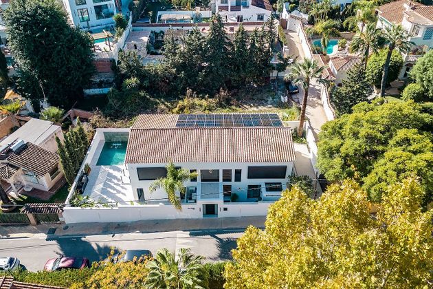 Foto 2 de Casa en venda a Nueva Andalucía centro de 5 habitacions amb terrassa i piscina