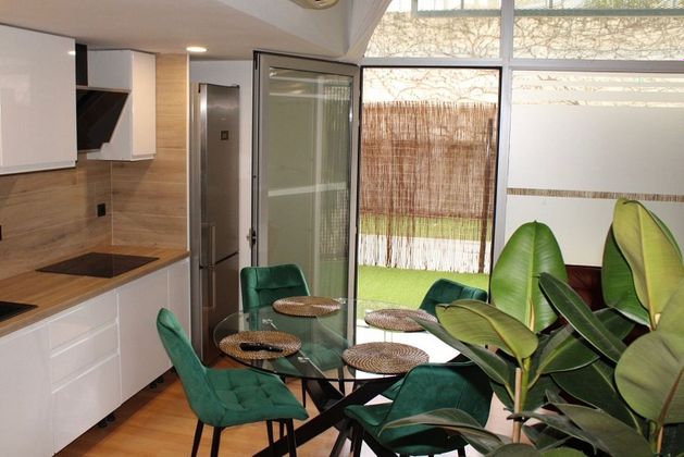 Foto 1 de Piso en alquiler en calle Castillo de Fuensaldaña de 1 habitación con terraza y piscina