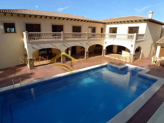 Foto 2 de Venta de chalet en Jalón/Xaló de 8 habitaciones con terraza y piscina