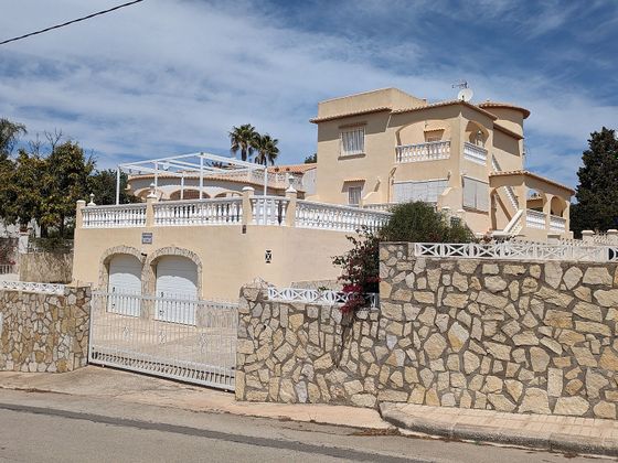 Foto 2 de Chalet en venta en Oliva pueblo de 8 habitaciones con terraza y piscina