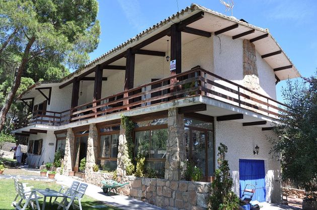 Foto 1 de Xalet en venda a calle Mayor Baja de 5 habitacions amb terrassa i piscina
