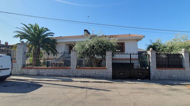 Foto 1 de Xalet en venda a calle Olivos de 7 habitacions amb terrassa i garatge