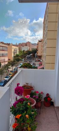 Foto 2 de Venta de piso en calle Santiago Sabina de 8 habitaciones con terraza y piscina