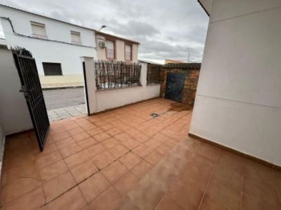 Foto 2 de Casa en venda a Lobón de 4 habitacions amb terrassa i piscina