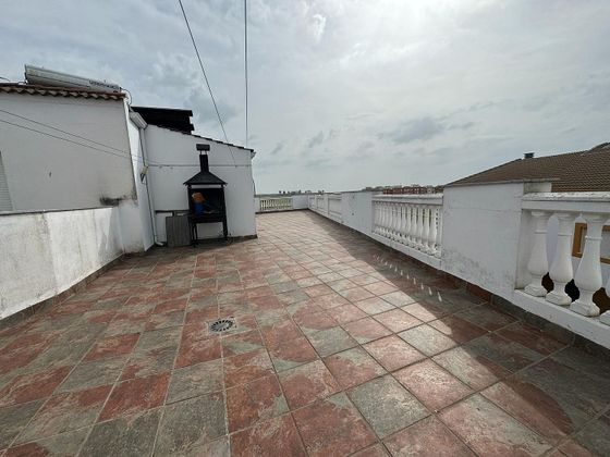 Foto 1 de Casa en venda a Ctra de Sevilla - Ronda sur de 5 habitacions amb terrassa i garatge