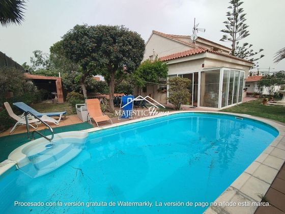 Foto 1 de Xalet en venda a L'Aragai - Prat de Vilanova de 4 habitacions amb terrassa i piscina