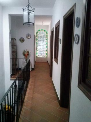 Foto 1 de Venta de casa en calle Sanlúcar de 8 habitaciones y 150 m²