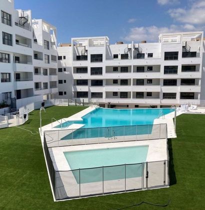 Foto 1 de Piso en alquiler en Zona Norte de 2 habitaciones con terraza y piscina