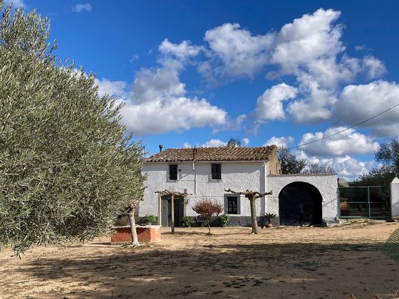 Foto 1 de Casa rural en venda a calle De Can Dalmau de 7 habitacions amb jardí i calefacció