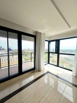 Foto 2 de Alquiler de piso en avenida D'amado Granell Mesado de 1 habitación con terraza y piscina