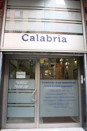 Foto 2 de Oficina en alquiler en calle De Calàbria de 14 m²