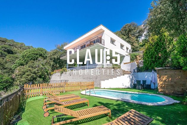 Foto 2 de Xalet en venda a Sant Cebrià de Vallalta de 4 habitacions amb terrassa i piscina