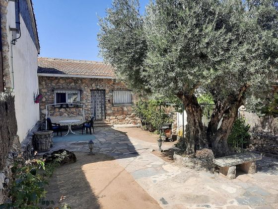 Foto 1 de Casa en venda a paseo De Las Choperas de 3 habitacions amb piscina i jardí