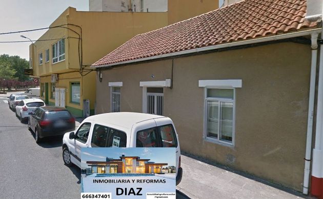 Foto 1 de Casa adosada en venta en calle Fraga Iribarne de 4 habitaciones con terraza y piscina