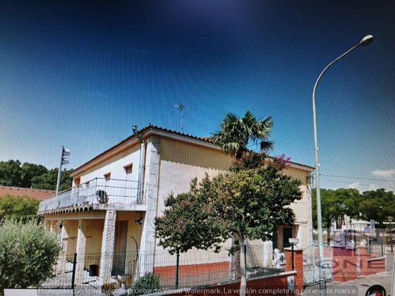 Foto 1 de Casa en venda a calle De Pau Casals de 5 habitacions amb terrassa i garatge