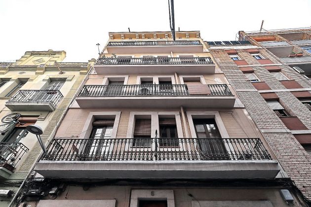 Foto 1 de Piso en venta en calle De la Llibertat de 2 habitaciones con terraza y aire acondicionado