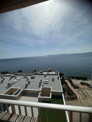 Foto 1 de Alquiler de piso en Port Esportiu - Puig Rom - Canyelles de 3 habitaciones con terraza y piscina