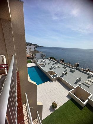 Foto 2 de Alquiler de piso en Port Esportiu - Puig Rom - Canyelles de 3 habitaciones con terraza y piscina