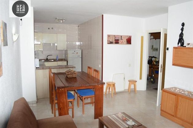 Foto 2 de Piso en venta en La Pineda de 2 habitaciones con terraza y aire acondicionado
