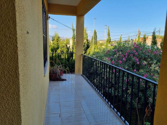 Foto 2 de Casa en venda a calle Del Serradal de 4 habitacions amb terrassa i piscina