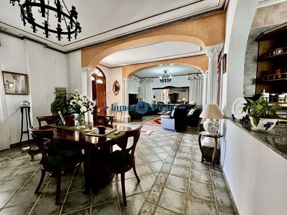 Foto 1 de Casa en venda a Almendralejo de 4 habitacions amb piscina i aire acondicionat