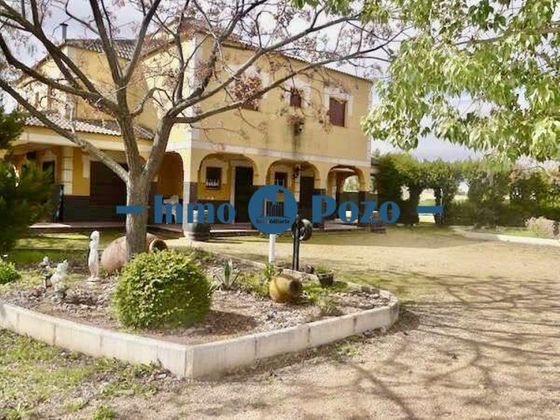Foto 2 de Casa en venda a Almendralejo de 7 habitacions amb piscina