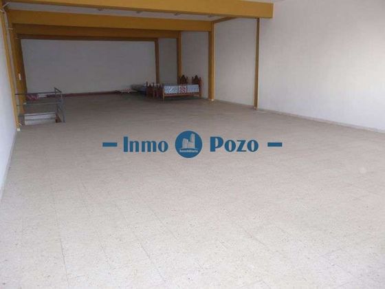Foto 2 de Nave en venta en Almendralejo de 400 m²