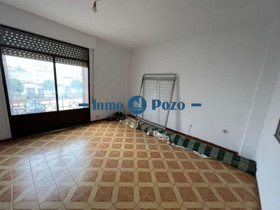 Foto 1 de Piso en venta en Almendralejo de 3 habitaciones con balcón