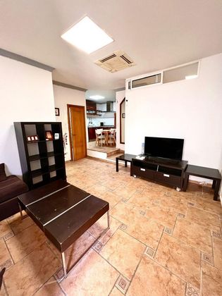 Foto 1 de Venta de piso en La Carihuela de 2 habitaciones con aire acondicionado y calefacción