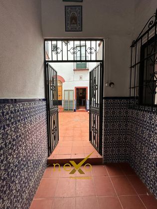 Foto 1 de Xalet en venda a Carmona de 6 habitacions amb terrassa