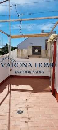 Foto 2 de Alquiler de casa en Campo de la Verdad - Miraflores de 3 habitaciones con muebles y aire acondicionado