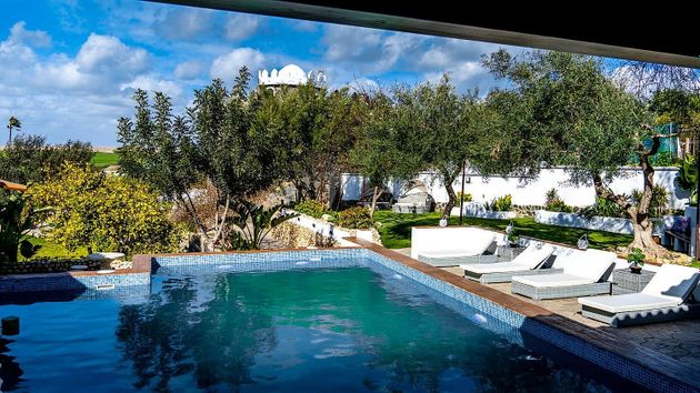 Foto 2 de Xalet en venda a Utrera de 5 habitacions amb terrassa i piscina