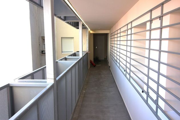 Foto 2 de Pis en lloguer a calle Carlos Aurioles de 2 habitacions amb calefacció i ascensor