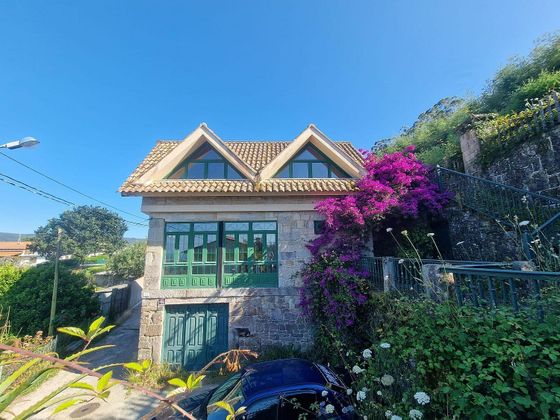 Foto 1 de Casa rural en venta en calle Da Costa Do Xenio de 4 habitaciones con jardín y calefacción