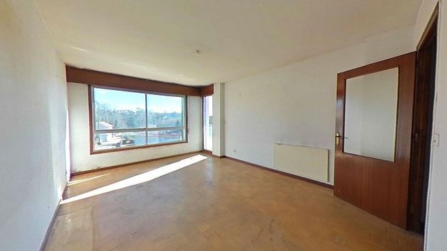 Foto 2 de Pis en venda a Ponteareas de 3 habitacions amb terrassa i balcó