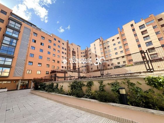Foto 2 de Venta de piso en Simancas de 2 habitaciones con terraza y piscina