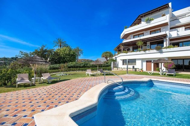 Foto 1 de Àtic en venda a calle Hotel Las Brisas Golf Apartment de 3 habitacions amb terrassa i piscina