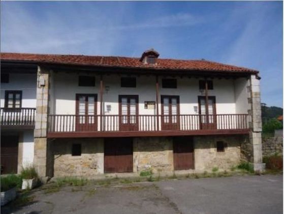 Foto 1 de Casa en venda a Solórzano de 3 habitacions amb jardí i balcó