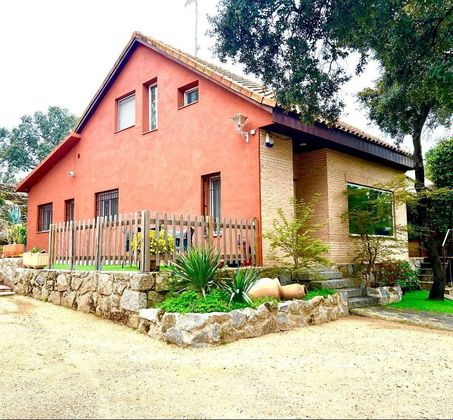 Foto 2 de Xalet en venda a Colmenarejo de 5 habitacions amb terrassa i jardí
