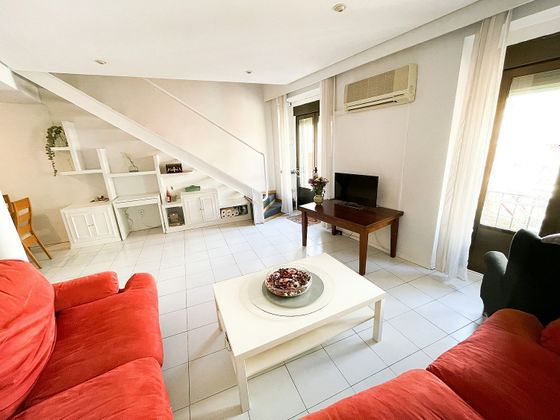 Foto 2 de Ático en alquiler en calle Del Bonetillo de 4 habitaciones con muebles y balcón