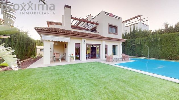 Foto 1 de Xalet en venda a Guillena de 6 habitacions amb terrassa i piscina