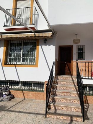 Foto 1 de Casa adossada en lloguer a urbanización Finca la Torrecilla de 5 habitacions amb terrassa i piscina
