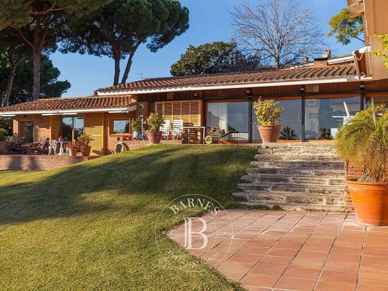 Foto 2 de Casa en venda a Sant Andreu de Llavaneres de 6 habitacions amb piscina i jardí