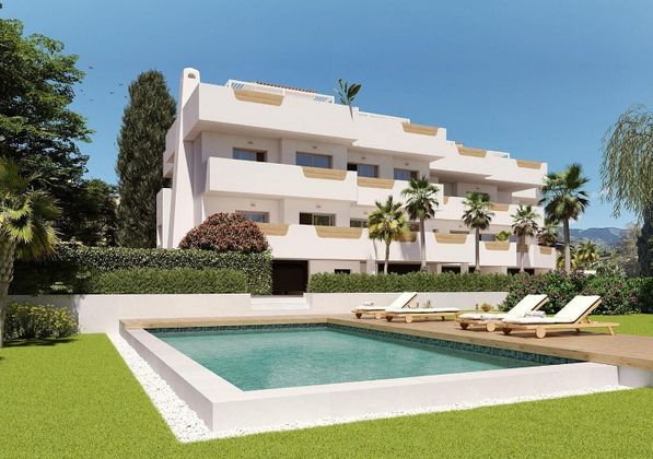 Foto 1 de Casa adossada en venda a Nagüeles Alto de 4 habitacions amb terrassa i piscina